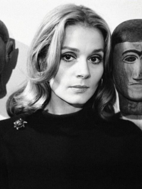 Neptune in the 11th House: Beautiful Friendships and Dangerous Fantasies